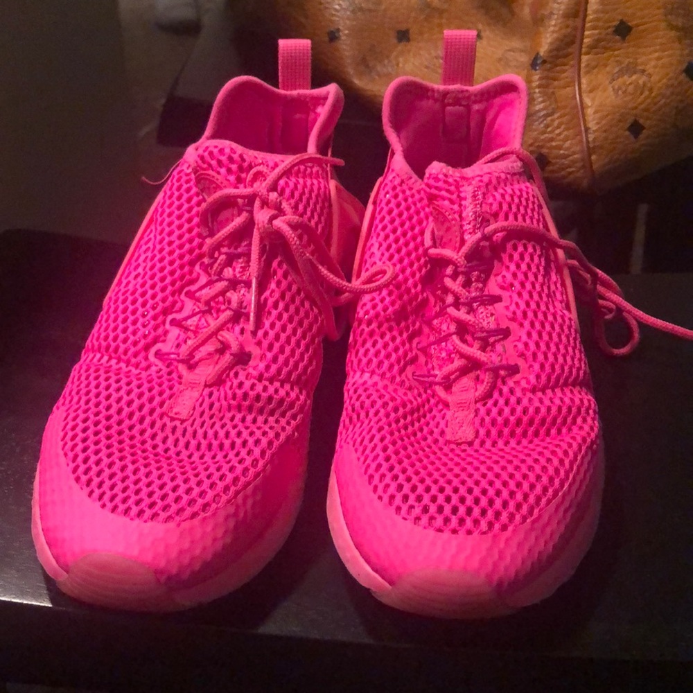 NIKE HUARACHE DRIFT HOT PINK WOMENS